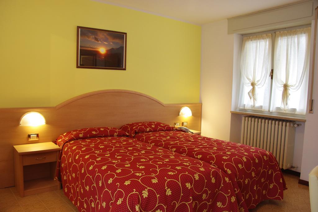 Hotel Residence Panoramica Brenzone sul Garda Habitación foto